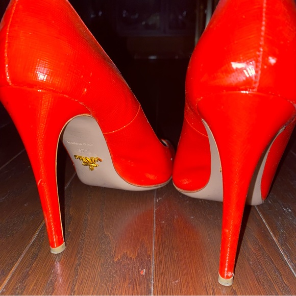Prada Saffiano Leather Pumps - Picture 3 of 10